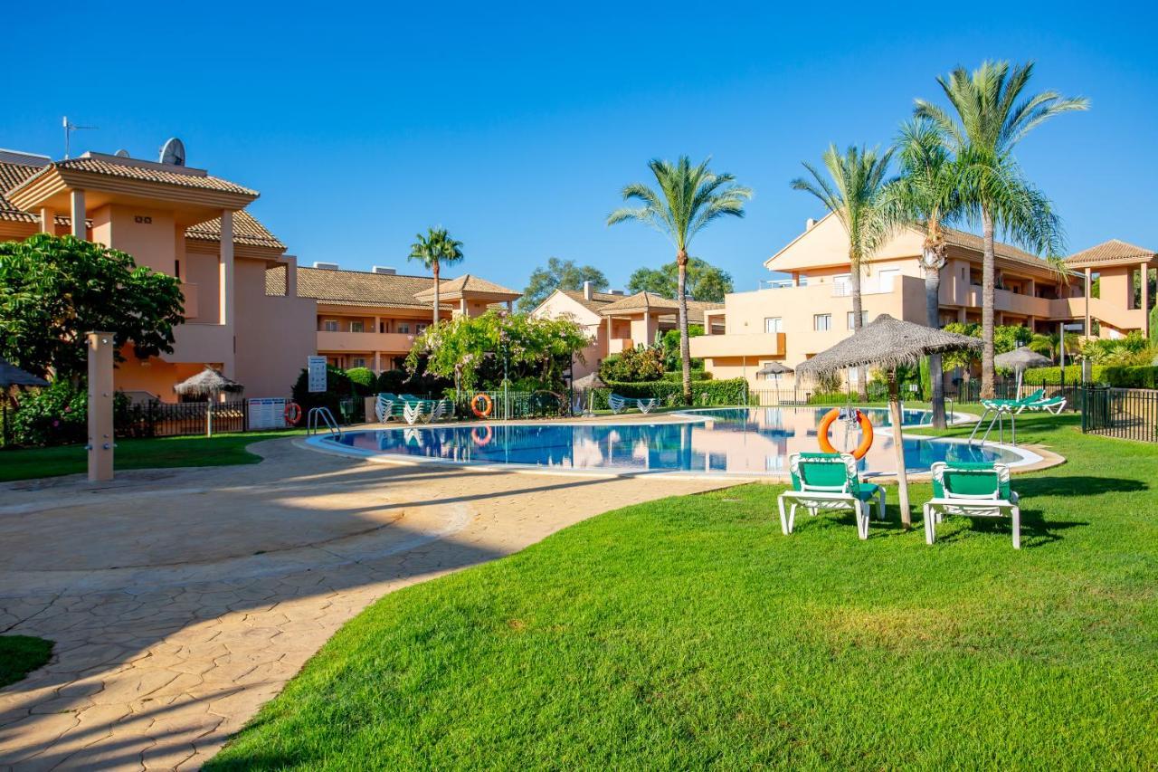 Beautiful With Big Terrace And Access To 3 Pools Elviria Marbella